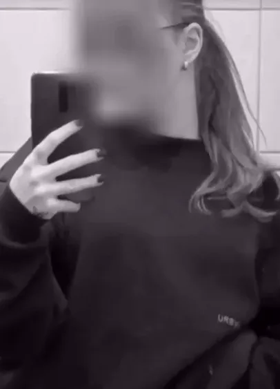 Alena, 19