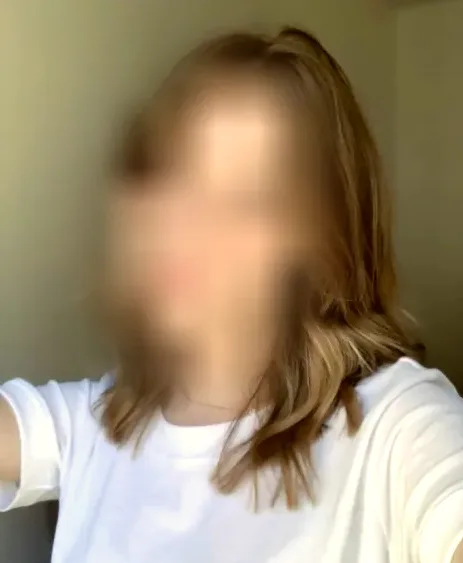 Amira, 28