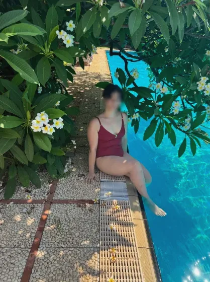 Christina, 33