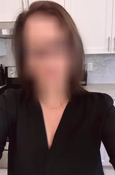 Daniela, 38